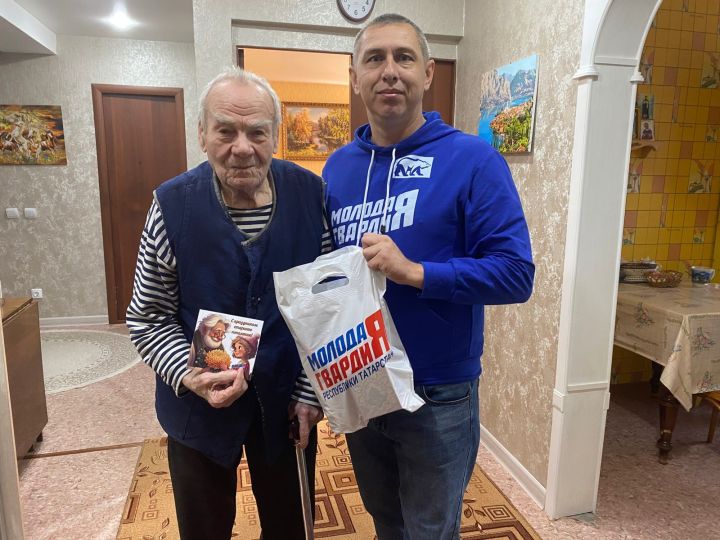 «Молодая Гвардия» Спасского района поздравили тружеников тыла с Днём пожилого человека