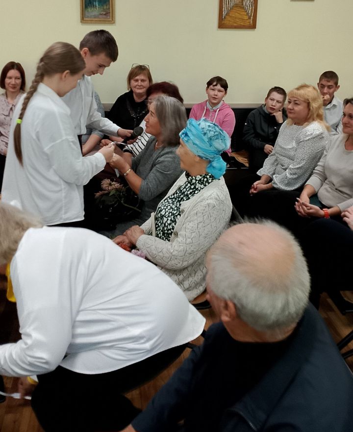 В Болгарской школе-интернате для детей с ОВЗ чествовали педагогов и ветеранов