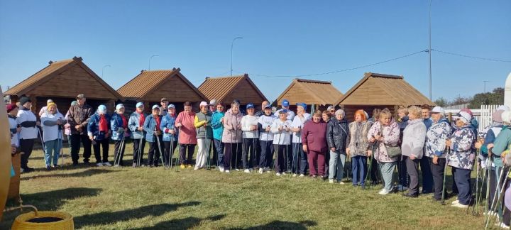 В Болгаре прошел фестиваль скандинавской ходьбы «Спасская прогулка»