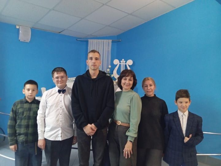 Юные музыканты из Болгара побывали на концерте русского народного оркестра в Ульяновске