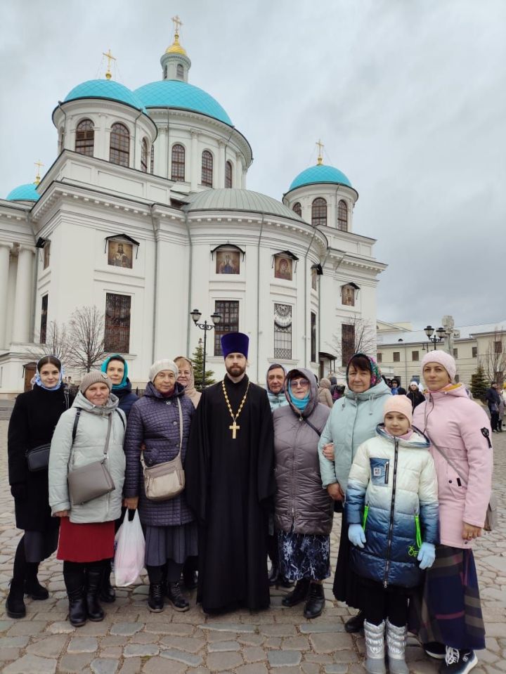 Спассцы приняли участие в крестном ходе в честь Казанской иконы Божией Матери