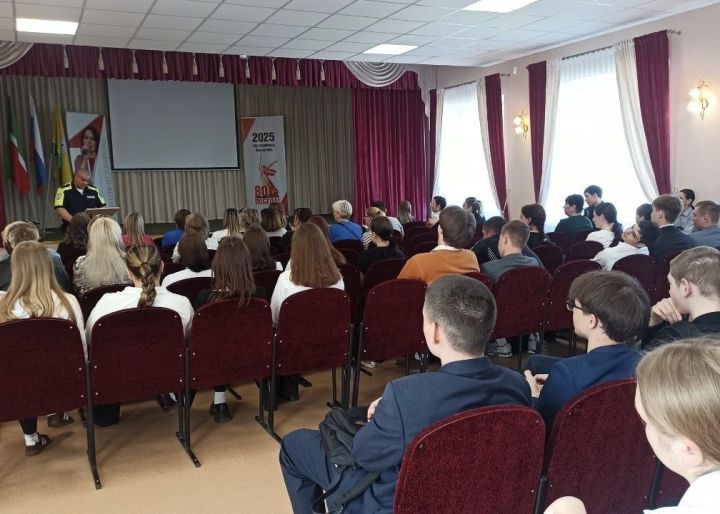 В школах города Болгара прошли родительские собрания по БДД