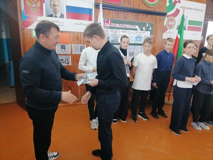 В Антоновке школьникам вручили знаки отличия ГТО