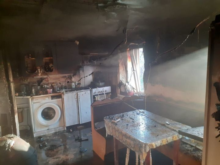 Причиной пожара в Болгаре, где погибла женщина, стало неосторожное обращение с огнем