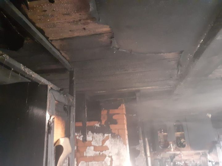 Причиной пожара в Болгаре, где погибла женщина, стало неосторожное обращение с огнем