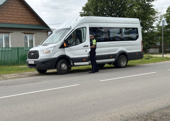 Госавтоинспекторы по Спасскому району обратились к водителям автобусов