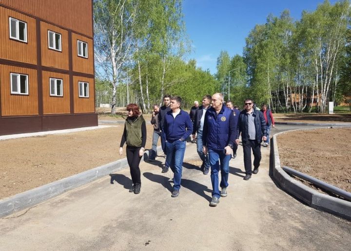 Роман Исланов провёл совещание на месте строительства нового отеля в Болгаре