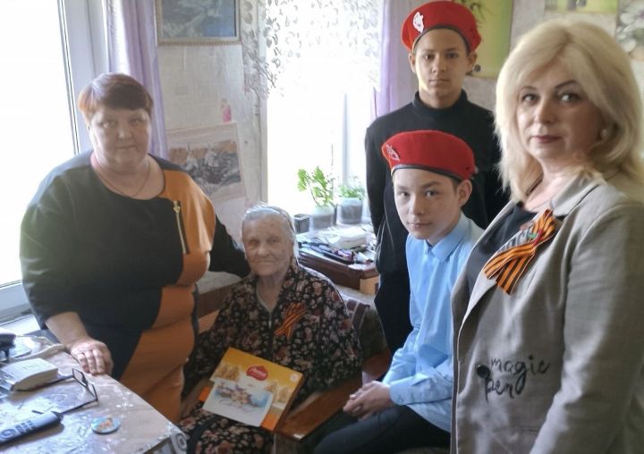 В селе Три Озера поздравили сирот войны с 80-летием Победы