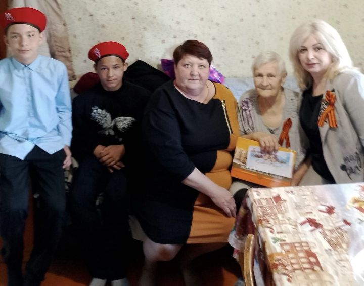 В селе Три Озера поздравили сирот войны с 80-летием Победы