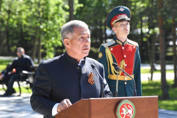 Раис Республики Татарстан поздравил татарстанцев с Юбилеем Великой Победы