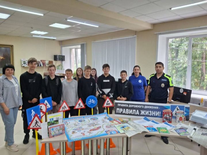 Ребятам из лагеря «Росток» рассказали об истории ПДД и безопасности на дорогах
