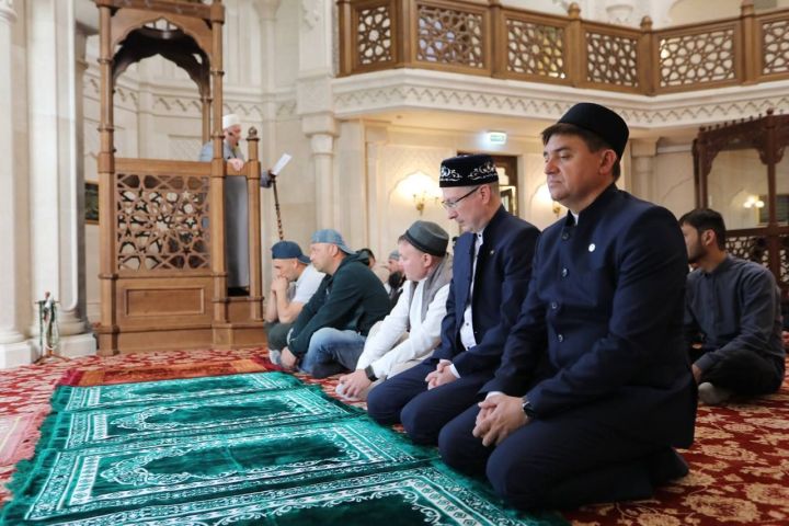 Роман Исланов поздравил жителей Спасского района с праздников Курбан-байрам