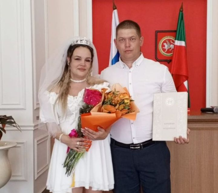 Семь пар связали свои судьбы в Спасском ЗАГСе в красивую дату 25.07.25