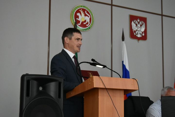 Евгений Савинов покидает пост замруководителя исполкома Спасского района РТ