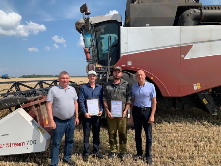 Передовикам жатвы Спасского района вручили Благодарственные письма