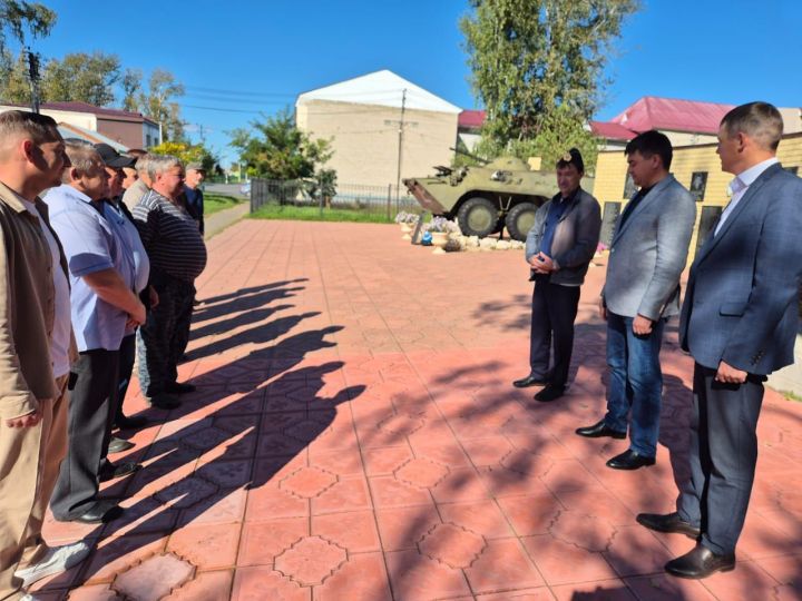 В Болгаре отметили День танкиста в Единый день голосования