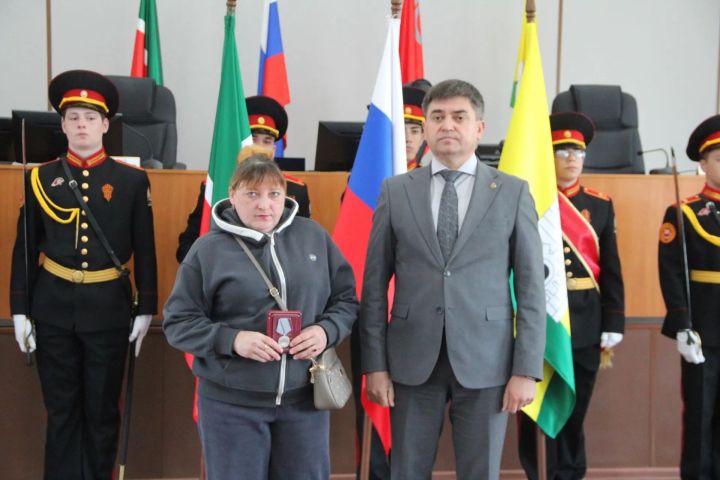 В Болгаре вручили государственные награды родственникам бойцов, погибших в ходе специальной военной операции