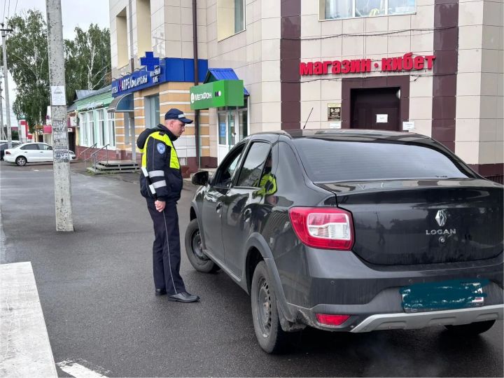 На улице Советской в Болгаре проверили более 60 машин