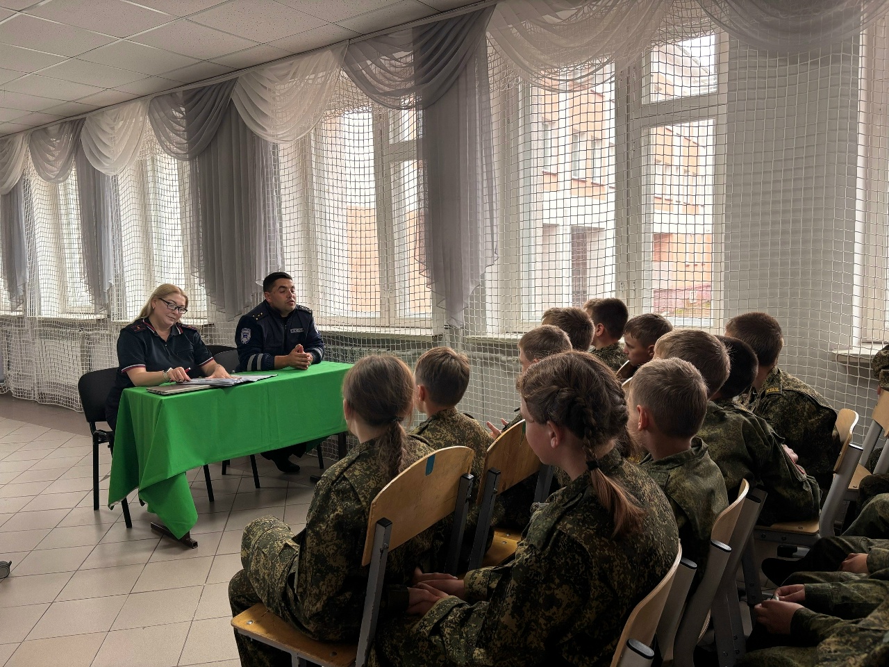 Сотрудники Госавтоинспекции провели уроки безопасности в детском саду и школах Спасского района