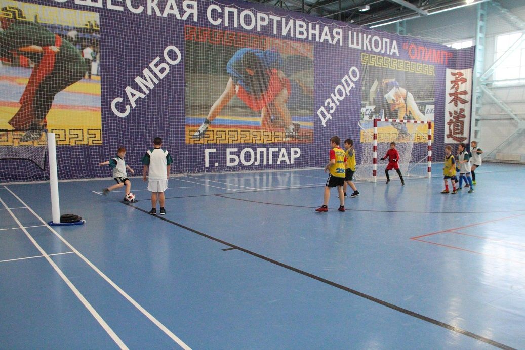 В Болгаре проходят спортивные соревнования среди школьников на призы Деда Мороза (ВИДЕО, фОТО)