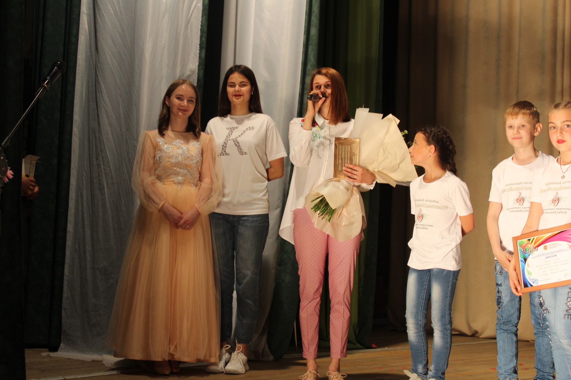 В Болгаре прошел творческий отчет ансамбля «Весёлая компания» (ФОТО)