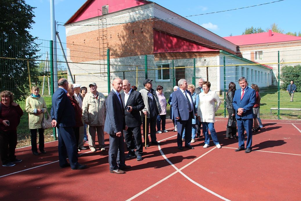 Погода в болгарах спасский. Три озера Спасский район РТ школа. СОШ Вожи Спасский район. Спасск Спасский район Татарстан. Новая жизнь Спасский район.