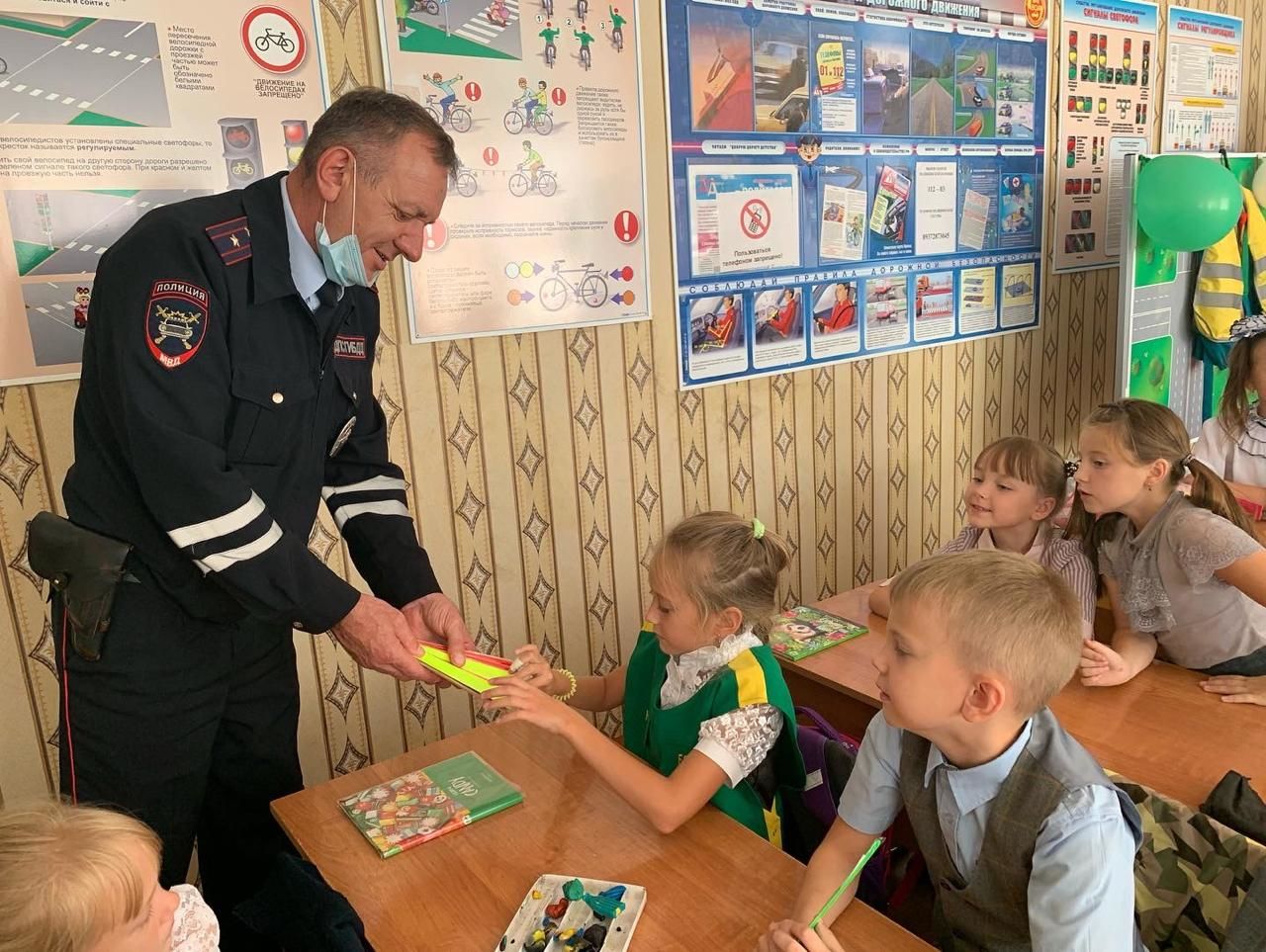 ГИБДД Спасского района наградила победителей конкурсов по безопасности дорожного движения (ФОТО)