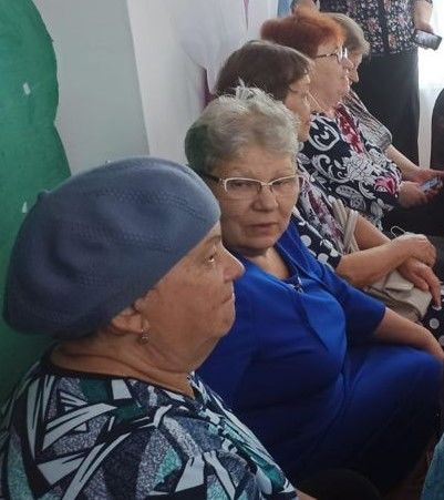 В Болгаре дошколята поздравили ветеранов с Днем пожилого человека