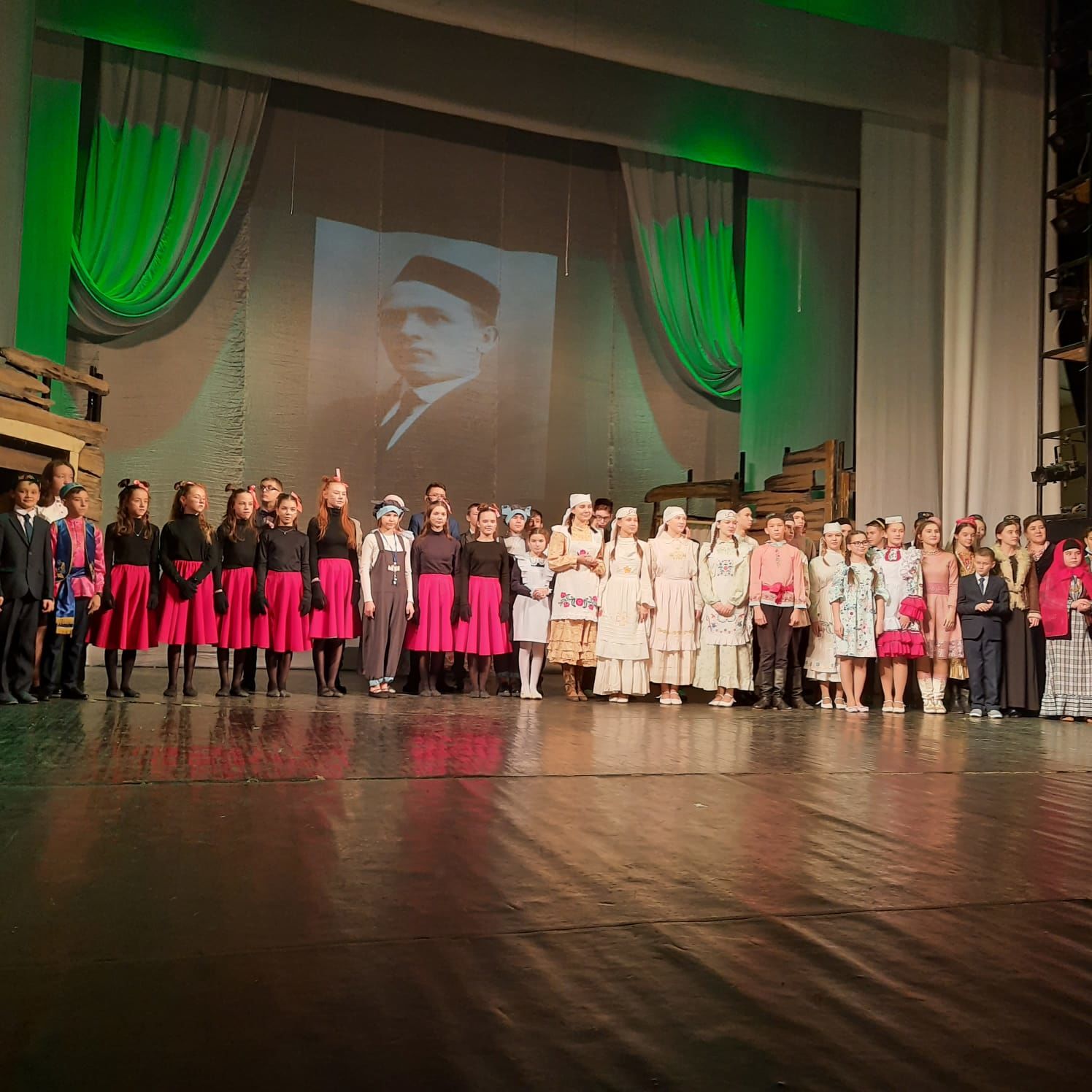 Кимовская школьница участвовала в гала-концерте пятого Всероссийского фестиваля «Сияние зажжённых им огней»