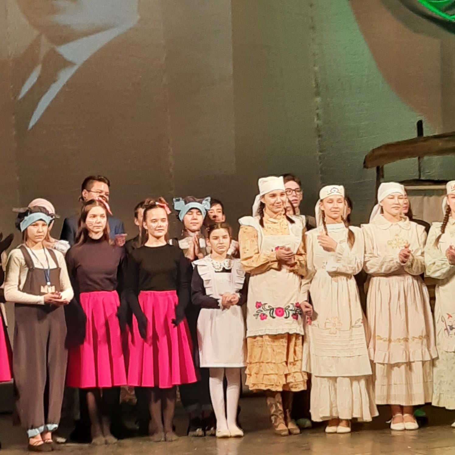 Кимовская школьница участвовала в гала-концерте пятого Всероссийского фестиваля «Сияние зажжённых им огней»