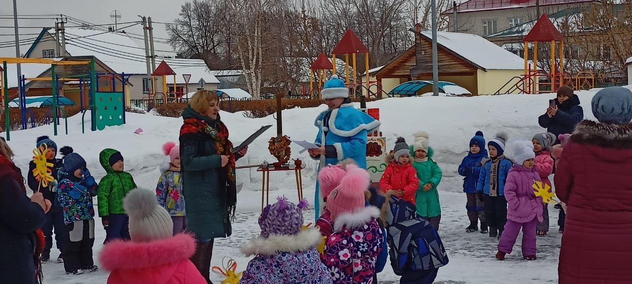 В детском садике Болгара встретили весну