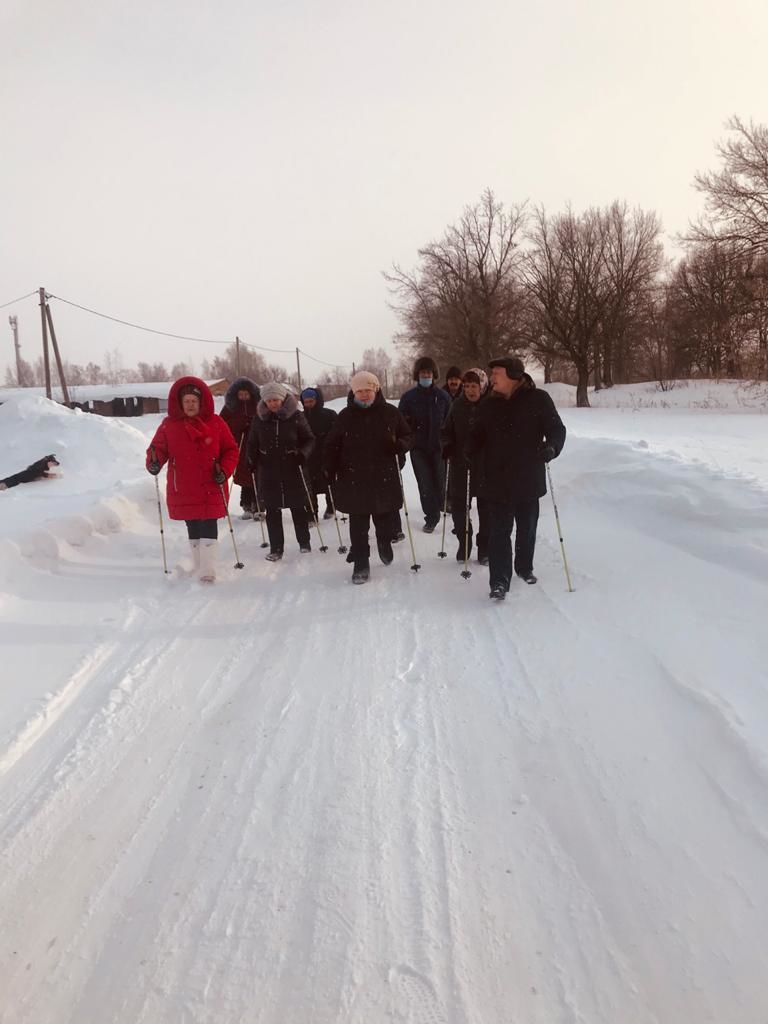 В Спасском районе открыт клуб скандинавской ходьбы для пожилых людей
