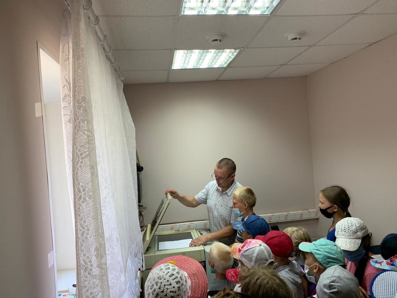 Дети из пришкольного лагеря трёхозёрской школы побывали в редакции «Новой жизни»