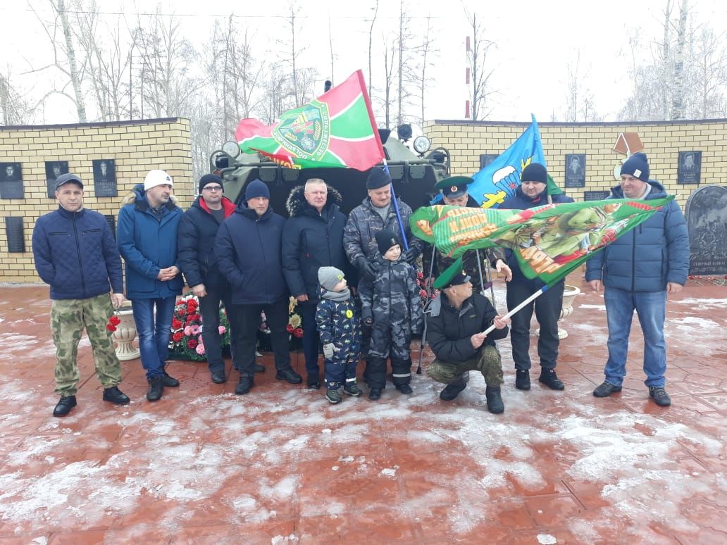 Ветераны боевых действий Болгара почтили память погибших бойцов