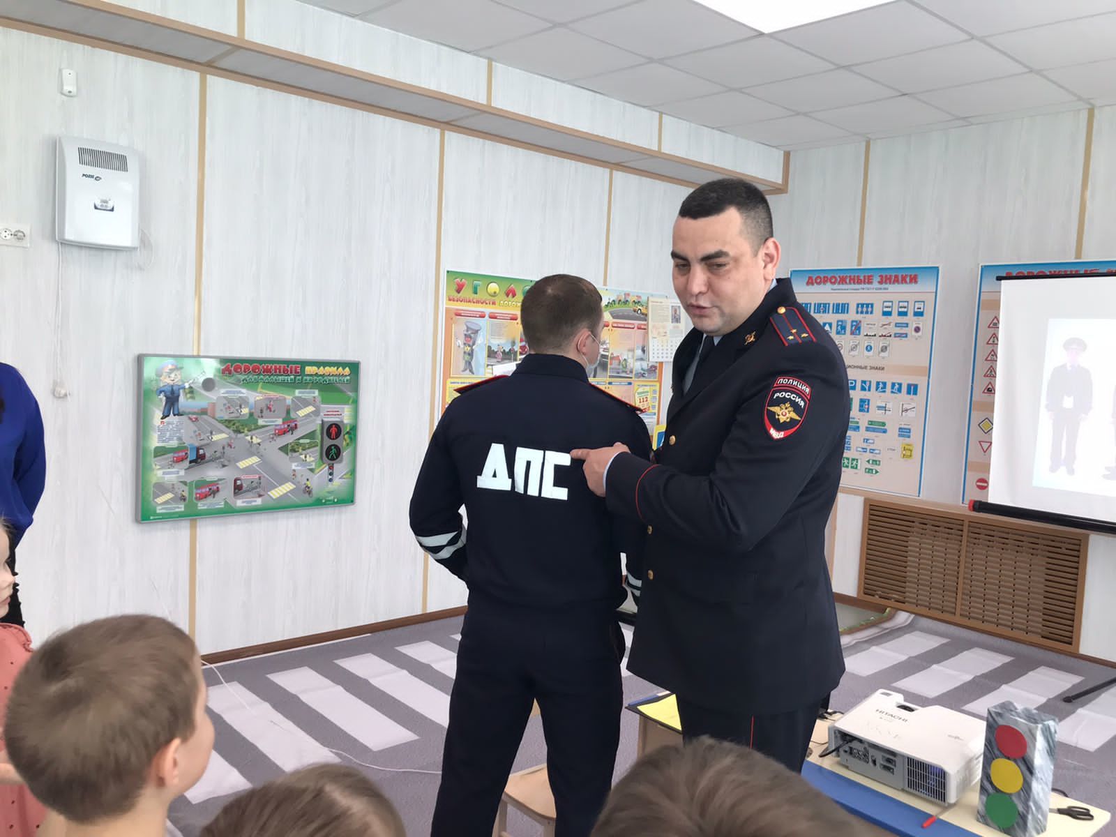 Автоинспекторы ОГИБДД по Спасскому району посетили детский сад «Родничок»