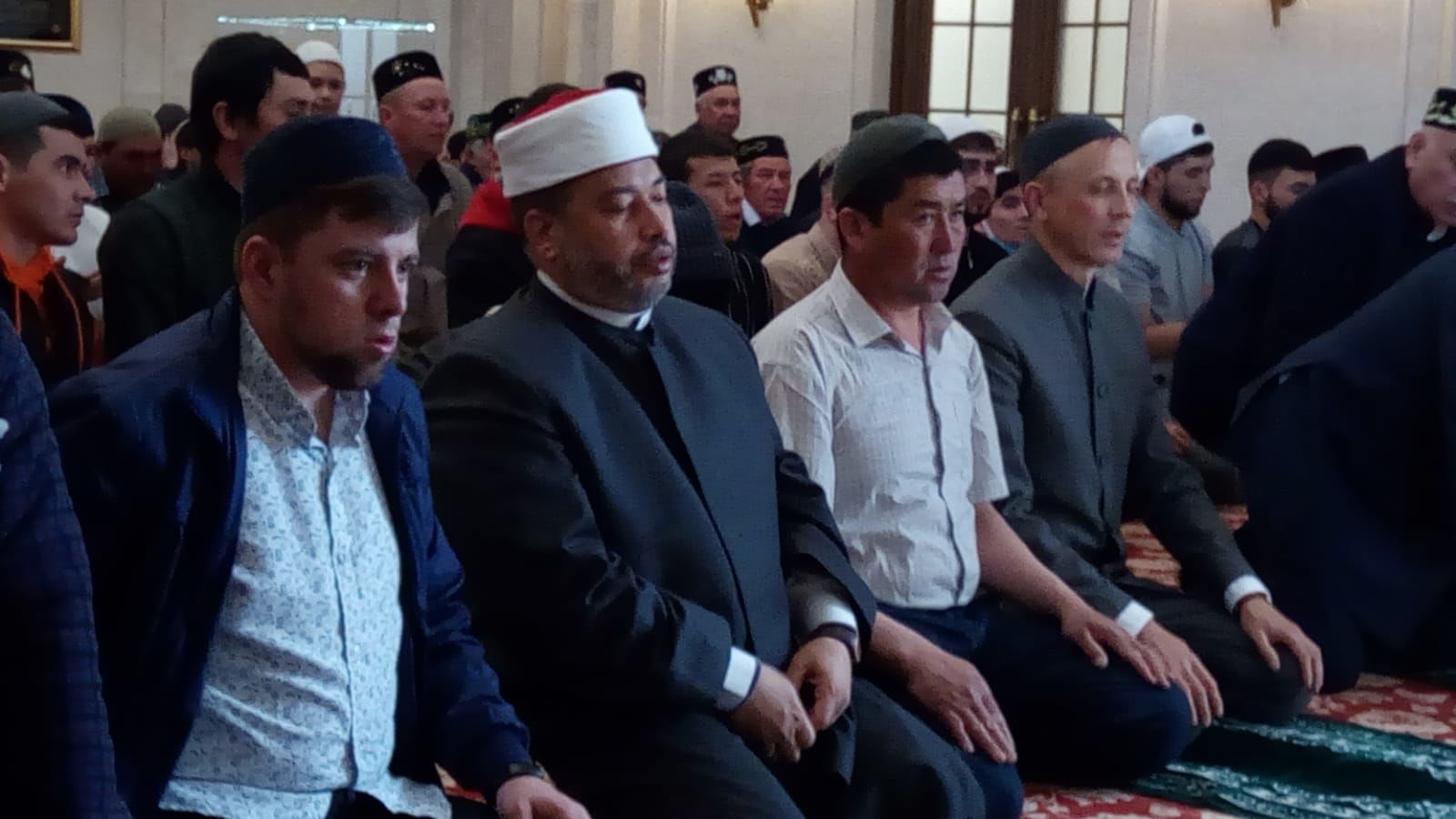 Болгарның Ак мәчетендә Ураза Гаетен билгеләп үттеләр