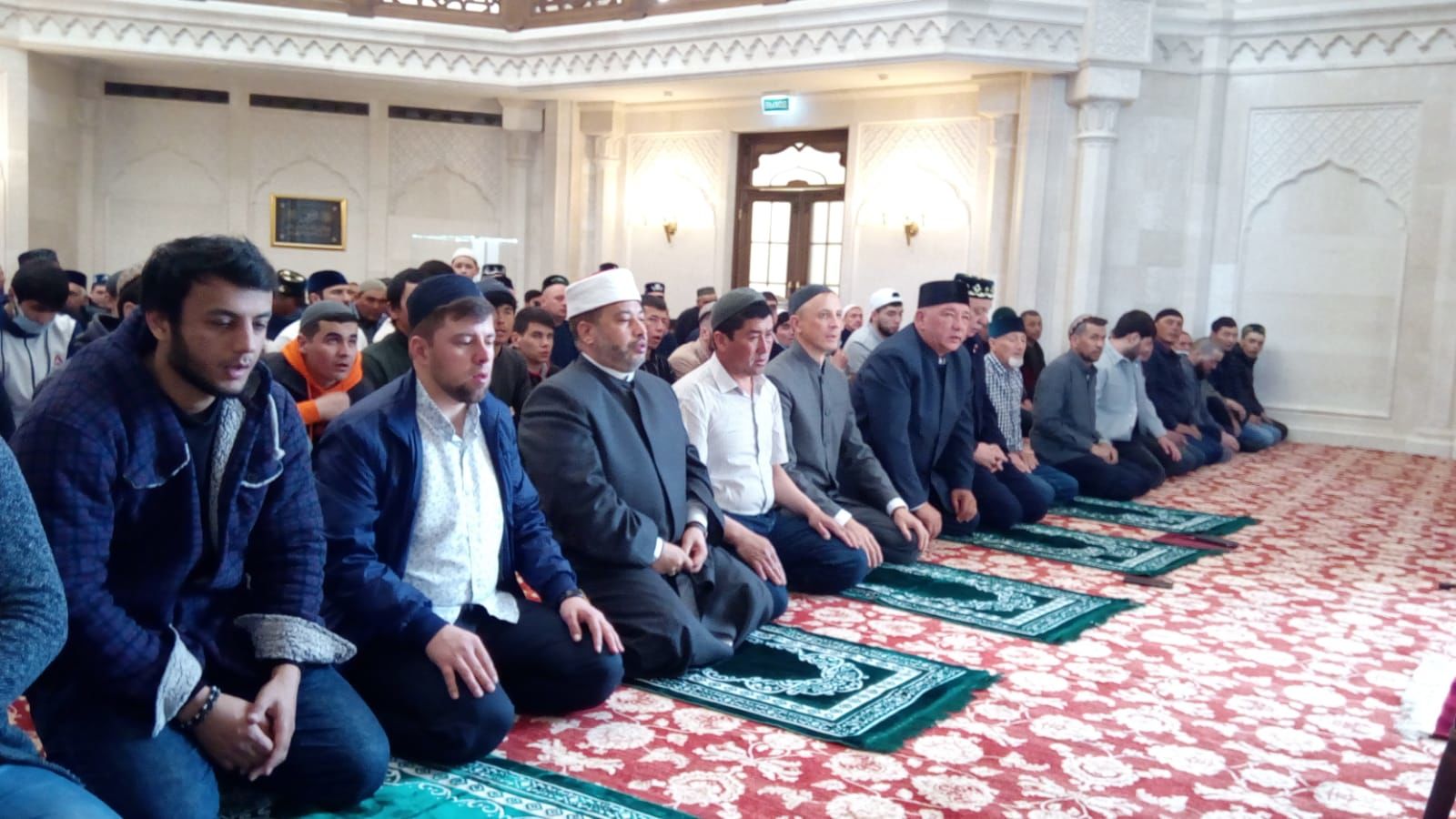 Болгарның Ак мәчетендә Ураза Гаетен билгеләп үттеләр