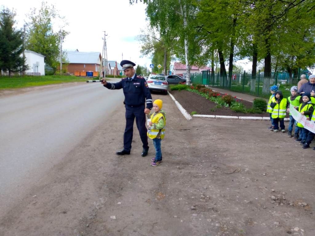 В Татарстане автоинспекторы проводят акцию «Ребёнок - главный пассажир!»