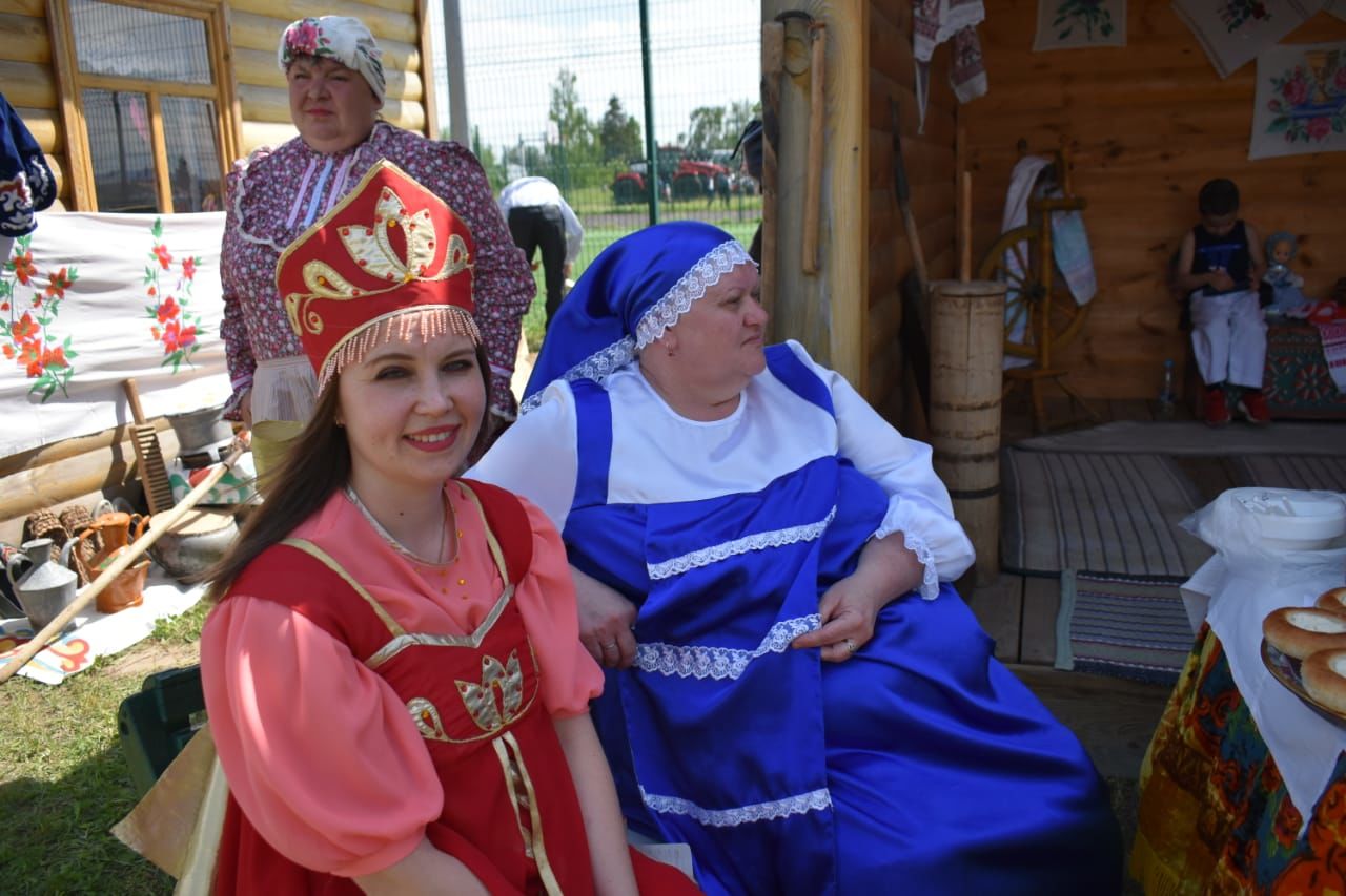 Гости Сабантуя получили возможность познакомиться с культурой разных народов в национальных домиках