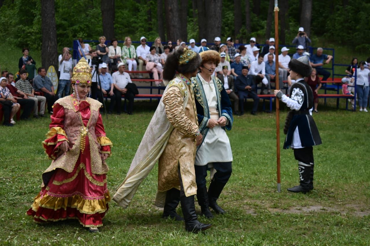 Спассцев на Сабантуе порадовали своим творчеством артисты