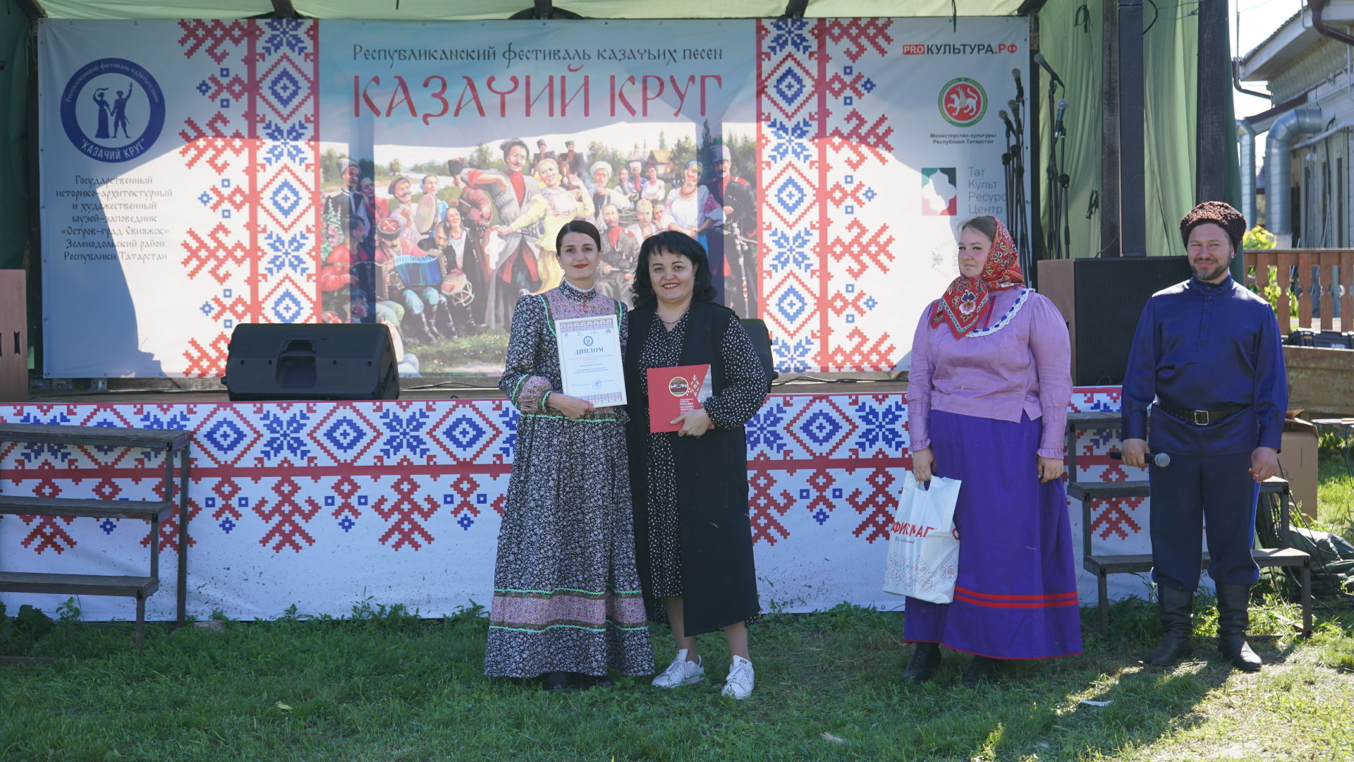 Спассцы приняли участие в республиканском фестивале казачьих песен «Казачий круг»