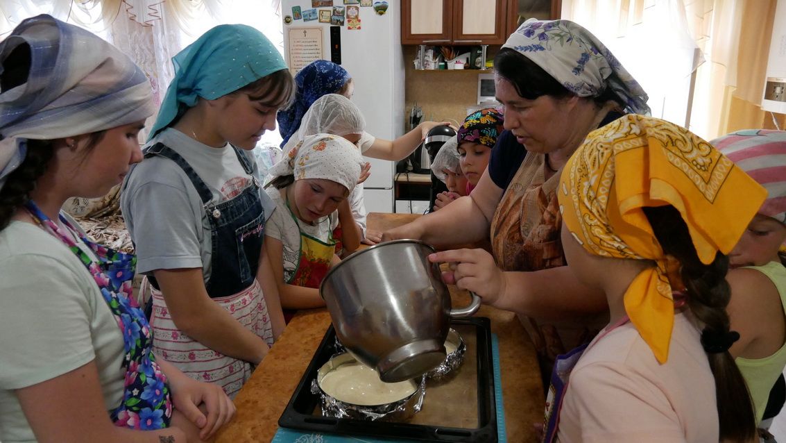 Воспитанницы кружка «Пряничная сказка» освоили новые навыки