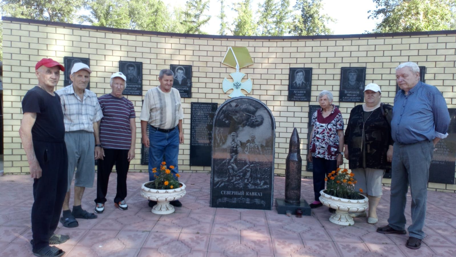 Подопечные Спасского дома-интерната посетили памятники воинской славы в Болгаре