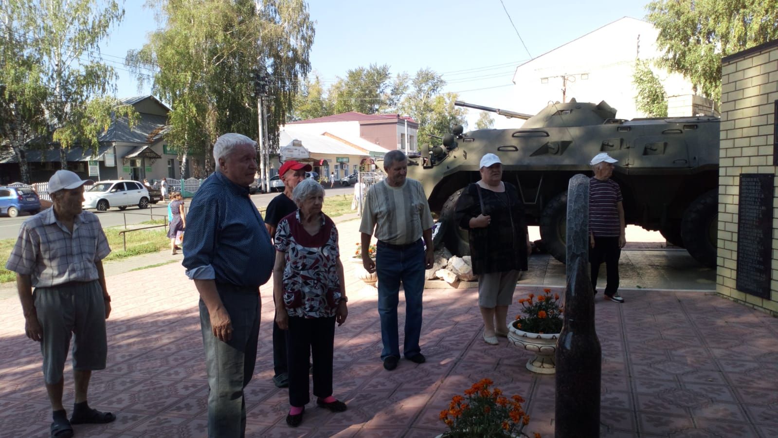 Подопечные Спасского дома-интерната посетили памятники воинской славы в Болгаре