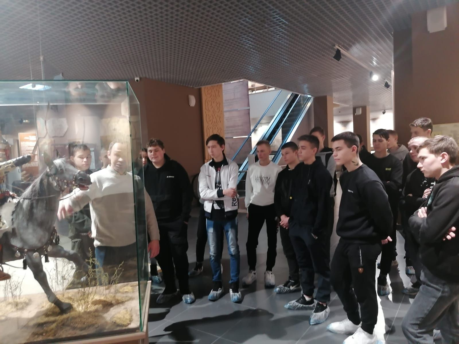Для студентов Спасского техникума провели музейно-образовательное занятие «Роль экскурсии в сохранении истории»