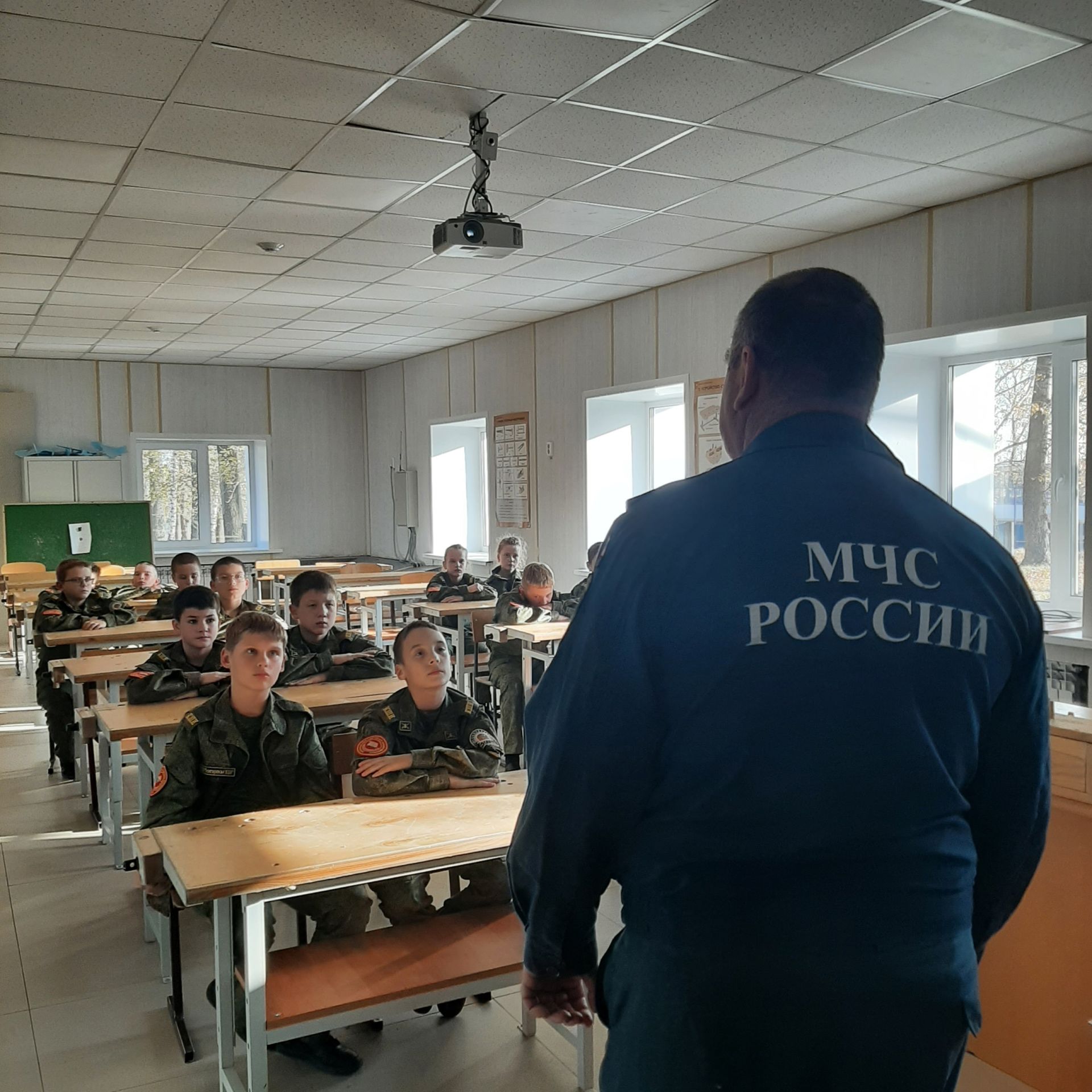 Пятиклассников-кадетов посетил Госинспектор МЧС
