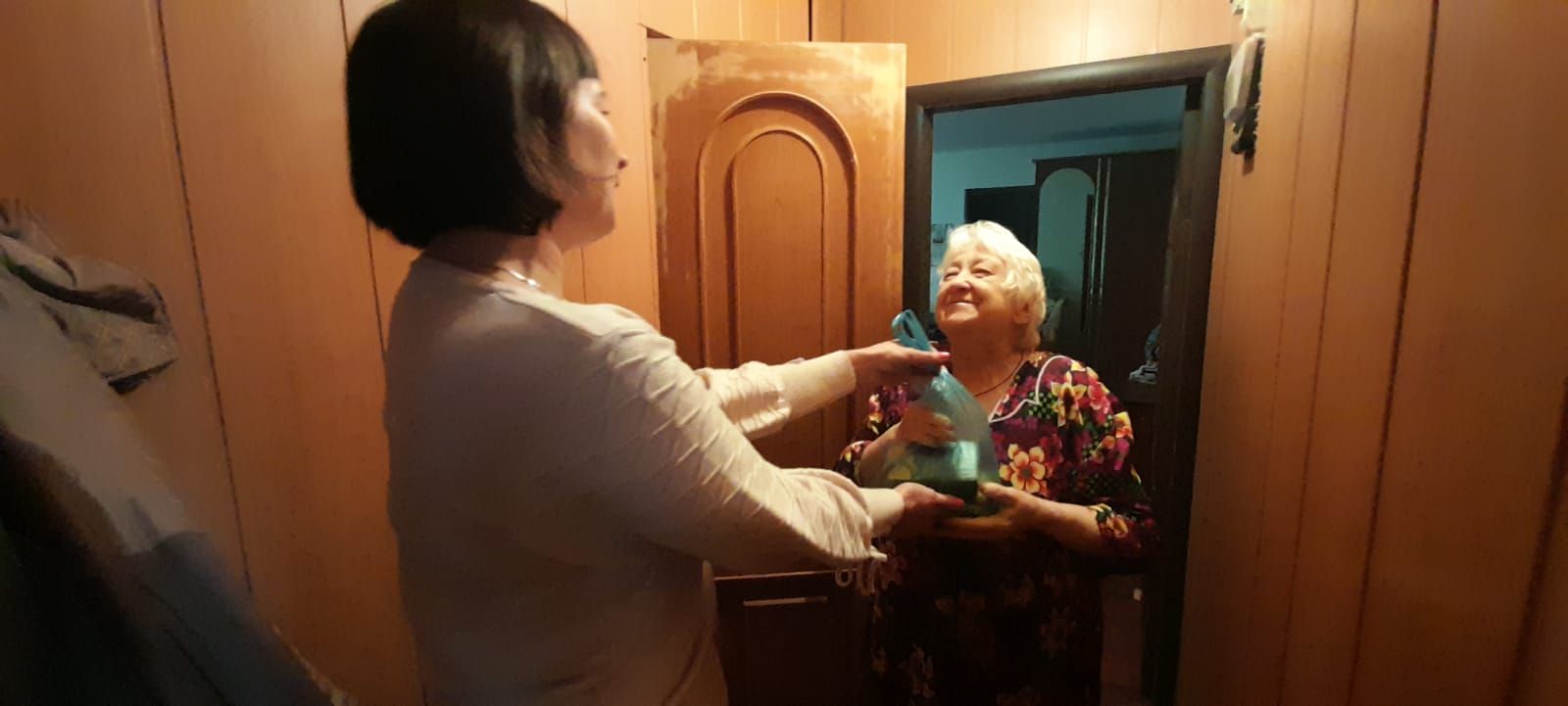 Редакция газеты «Новая жизнь» поздравила ветеранов печати с Днём пожилых людей
