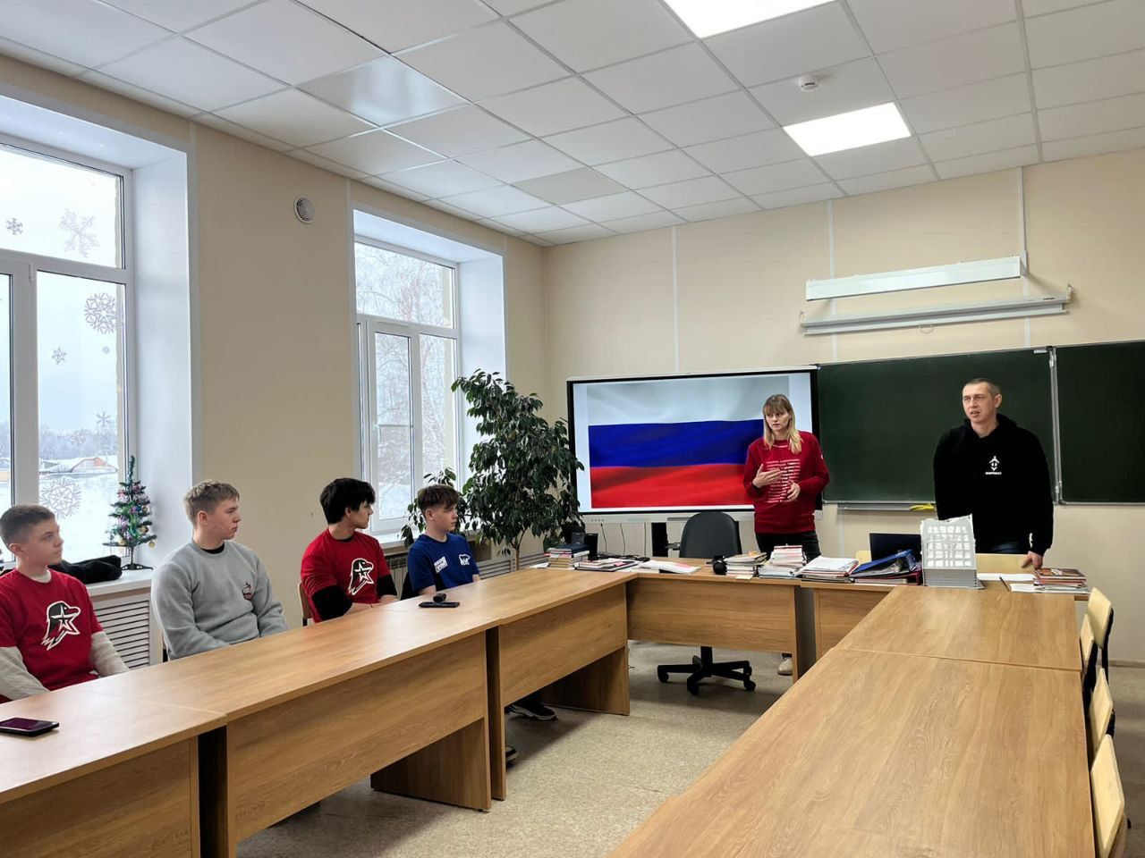 С активистами первичной организации Спасского техникума провели круглый стол «Я гражданин»