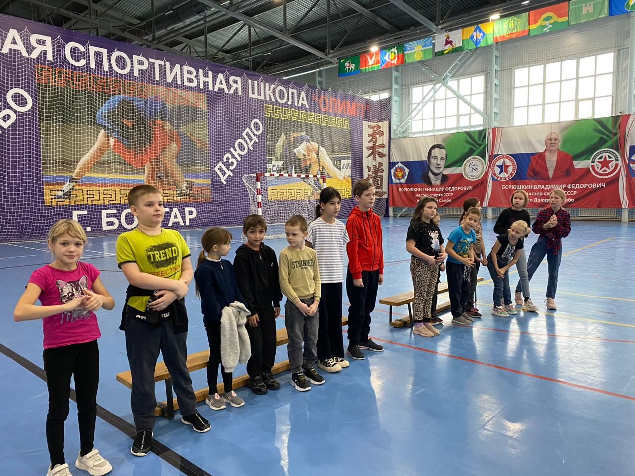 В Болгаре прошли «Весёлые старты» по бадминтону