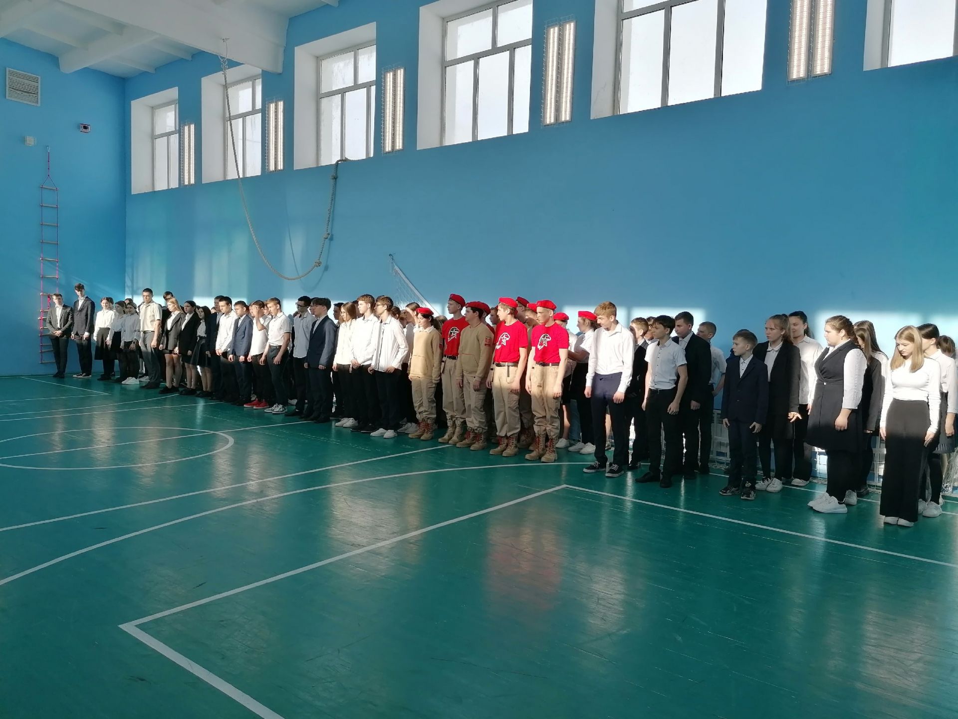 В Болгарской средней школы №1 прошёл смотр строя и песни
